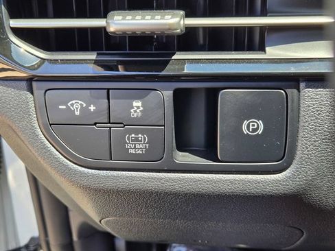 New 2026 Kia Sportage LX FWD image 14