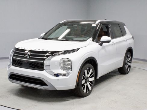 New 2025 Mitsubishi Outlander SEL image 4
