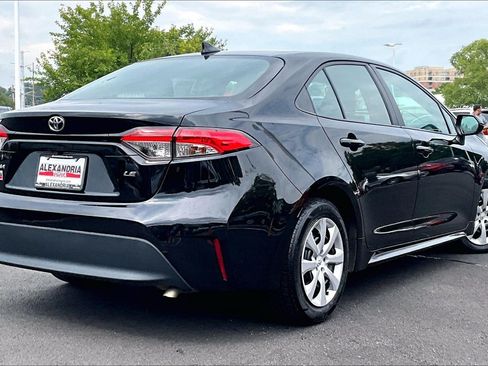 Used 2024 Toyota Corolla LE FWD image 12