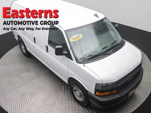 Used 2021 Chevrolet Express 2500 RWD image 3