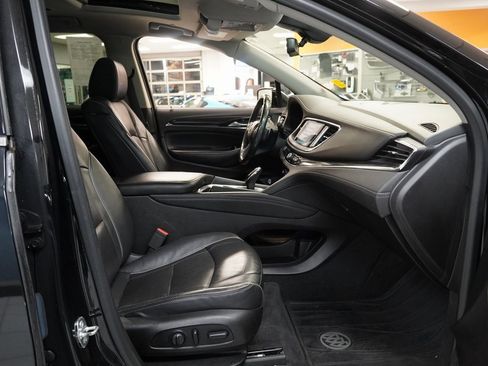 Used 2019 Buick Enclave Avenir w/ Avenir Technology Package image 31