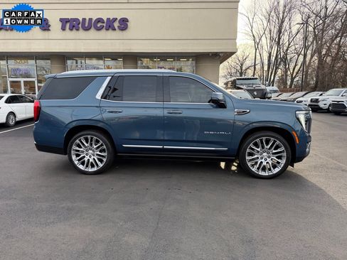 Used 2025 GMC Yukon Denali w/ Denali Reserve Package image 7