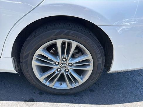 Certified 2017 Toyota Camry SE w/ Moonroof Package FWD image 17