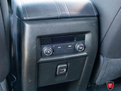 Used 2023 Chevrolet Traverse LT FWD image 37