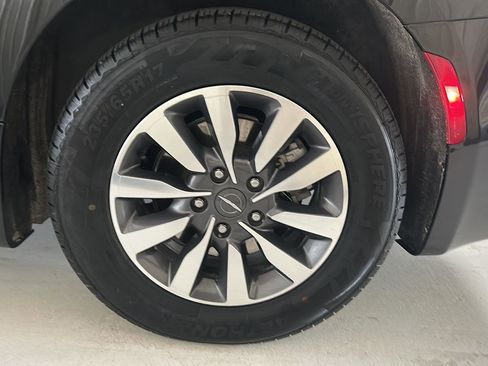 Used 2022 Chrysler Pacifica Touring-L w/ Uconnect Theater Family Group FWD image 31