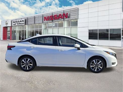 New 2025 Nissan Versa SV w/ Trunk Package FWD image 3