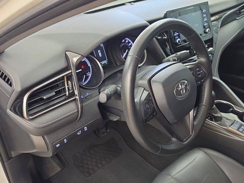 Used 2023 Toyota Camry SE FWD image 5
