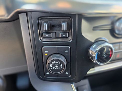 Used 2025 Ford F150 Lariat w/ Equipment Group 501A Mid image 30