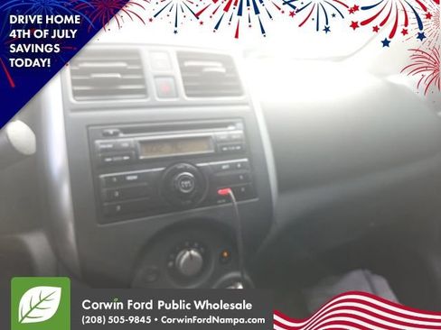 Used 2013 Nissan Versa SV FWD image 3
