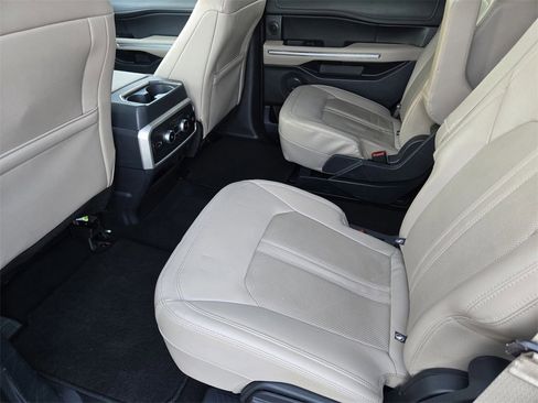 Used 2023 Ford Expedition Limited image 16