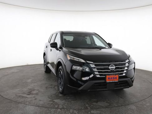 Used 2025 Nissan Rogue SV FWD image 3