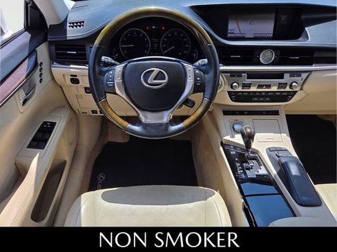 Used 2013 Lexus ES 350 w/ Luxury Pkg FWD image 7