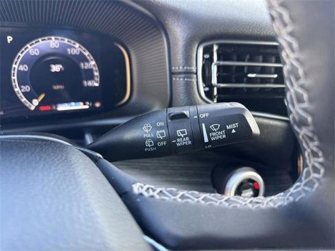 Used 2024 Jeep Wagoneer L Series II w/ Flexible Seating Group image 19