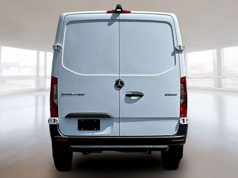 Used 2022 Mercedes-Benz Sprinter 2500 image 5