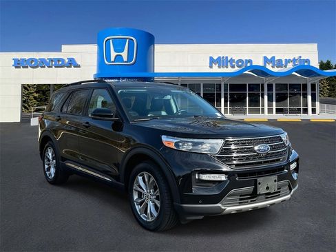 Used 2023 Ford Explorer XLT w/ Equipment Group 202A image 1