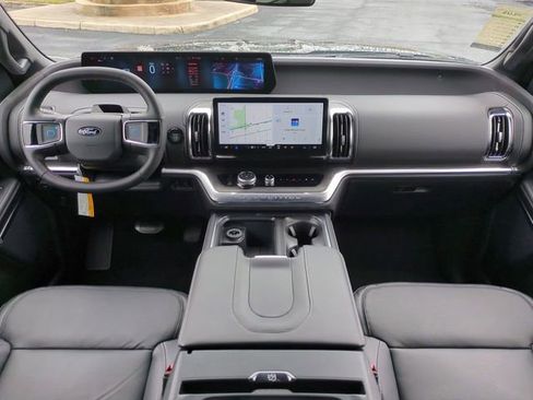 New 2026 Ford Expedition Platinum image 17