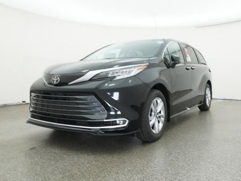 New 2026 Toyota Sienna Limited image 66