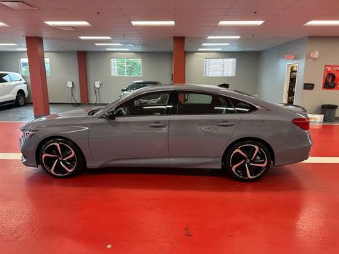 Used 2022 Honda Accord Sport image 6