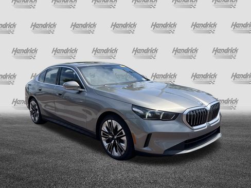 Certified 2025 BMW 540i xDrive image 2