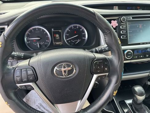 Used 2018 Toyota Highlander XLE image 9