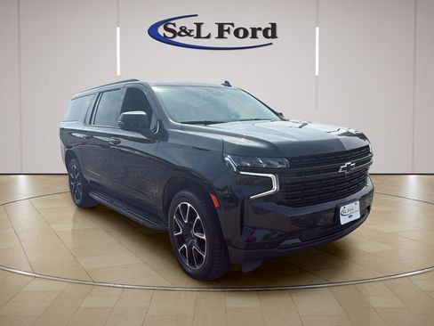 Used 2024 Chevrolet Suburban RST w/ Luxury Package AWD/4WD image 11
