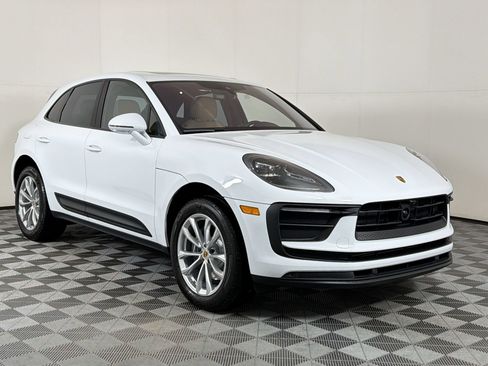 Used 2026 Porsche Macan AWD/4WD image 8