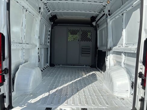 Used 2023 RAM ProMaster 2500 w/ Driver Convenience Group image 11