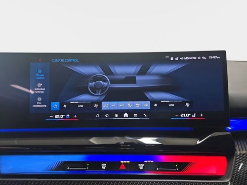 Used 2026 BMW M5 w/ Carbon Package image 25