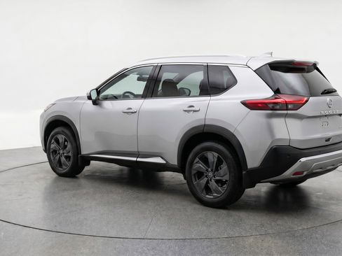 Used 2025 Nissan Rogue SV FWD image 6