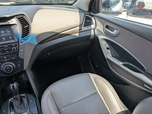 Used 2017 Hyundai Santa Fe Sport FWD image 16