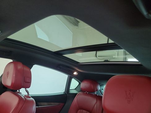 Used 2020 Maserati Levante image 19