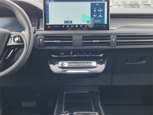 Certified 2024 Lincoln Corsair AWD w/ Equipment Group 101A image 27