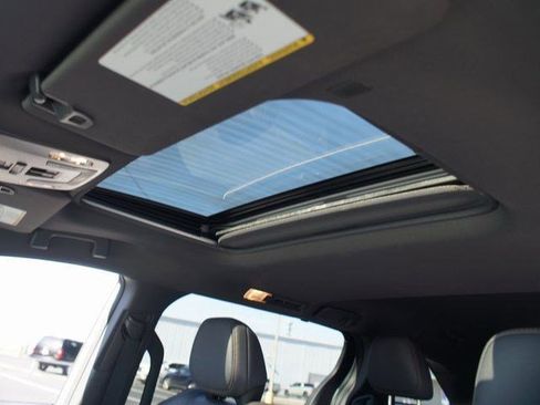 Used 2024 Toyota Sienna XSE image 6