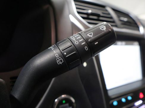 Used 2018 Ford Explorer Platinum image 41