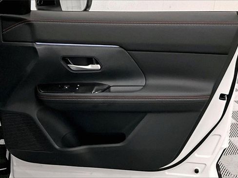 New 2026 Nissan Kicks SR w/ SR Premium Package image 35