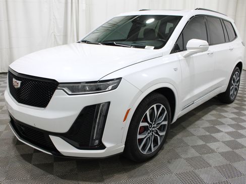 Used 2024 Cadillac XT6 Sport w/ Platinum Package AWD/4WD image 38