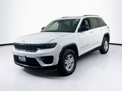 Used 2023 Jeep Grand Cherokee Laredo w/ Luxury Tech Group I