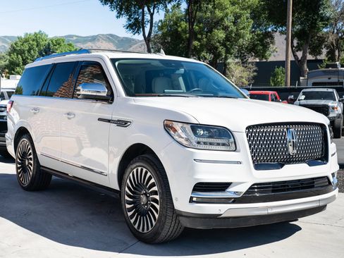Used 2020 Lincoln Navigator Black Label w/ Cargo Convenience Package AWD/4WD image 12