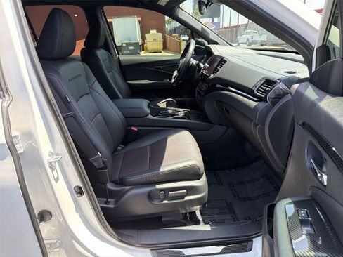 Used 2024 Honda Ridgeline Black Edition image 15