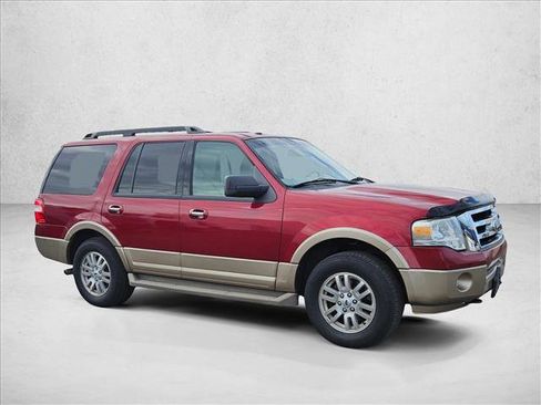 Used 2014 Ford Expedition XLT w/ Equipment Group 202A image 3