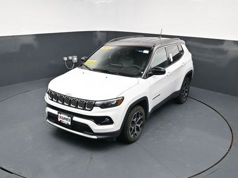 Used 2025 Jeep Compass Limited AWD/4WD image 40