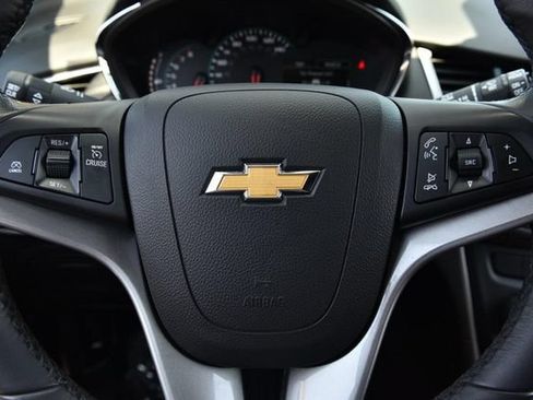 Used 2022 Chevrolet Trax LT w/ Sport Edition AWD/4WD image 16