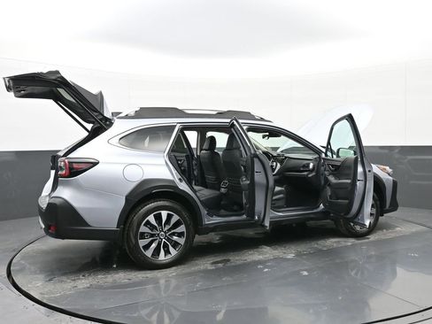Used 2025 Subaru Outback Touring XT image 48