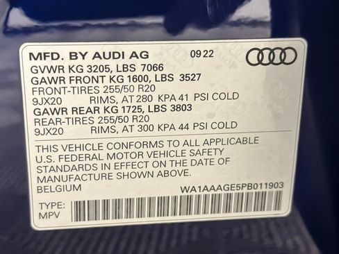 Used 2023 Audi e-tron Premium w/ Convenience Plus Package image 25