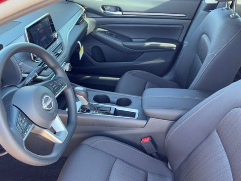 New 2025 Nissan Altima 2.5 SV image 19