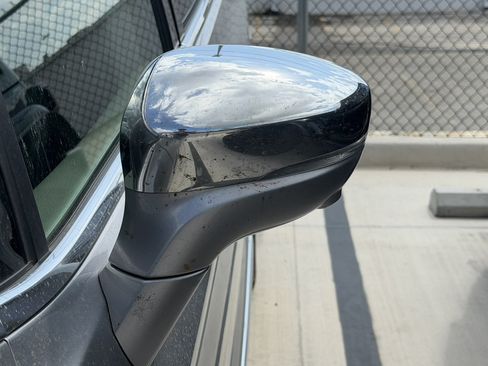 Used 2017 Chrysler Pacifica Platinum FWD image 7