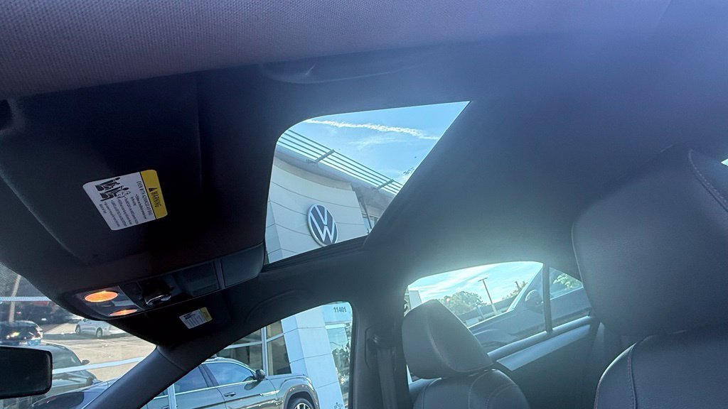 Used 2013 Volkswagen Jetta GLI FWD image 22
