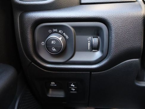 Used 2024 RAM 1500 Big Horn AWD/4WD image 30
