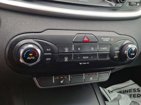 Used 2017 Kia Sorento AWD w/ LX Convenience Package image 16