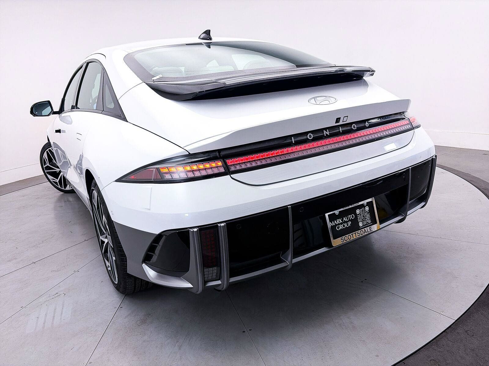 Used 2025 Hyundai Ioniq 6 Limited RWD image 4